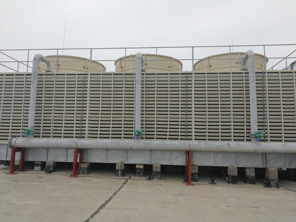 方形冷卻塔清洗流程：殺菌滅藻、清洗、除泥除垢等